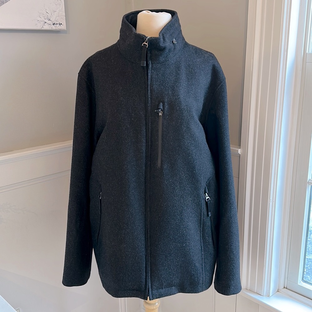 TUMI Tech wool jacket, size large, charcoal gray, excellent condition